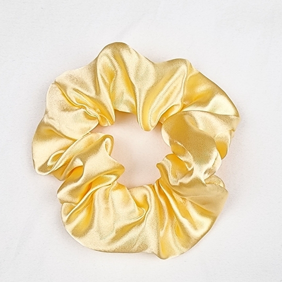 4 FOR $16 🔥Satin Scrunchie Hair Tie - Picture 1 of 5